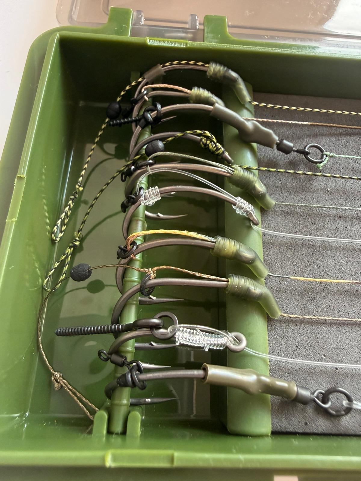 Zestaw 10 Przyponów Karpiowych Premium z Piórnikiem + Gratisy - obrazek 10