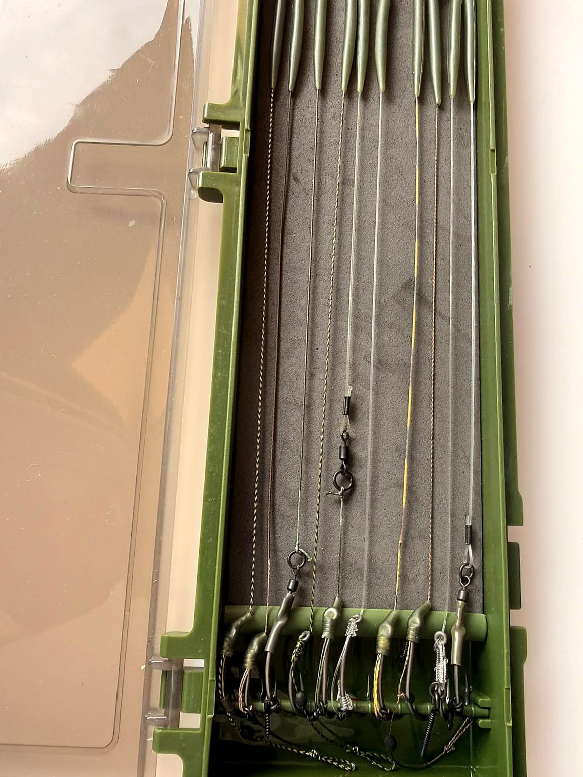 Zestaw 10 Przyponów Karpiowych Premium z Piórnikiem + Gratisy - obrazek 2