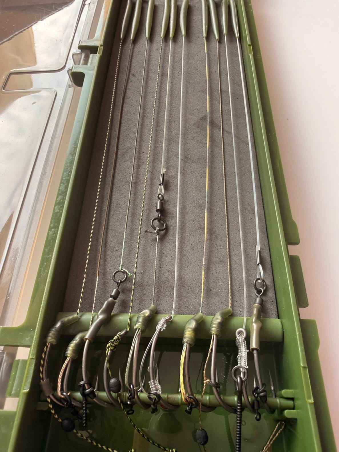 Zestaw 10 Przyponów Karpiowych Premium z Piórnikiem + Gratisy - obrazek 3