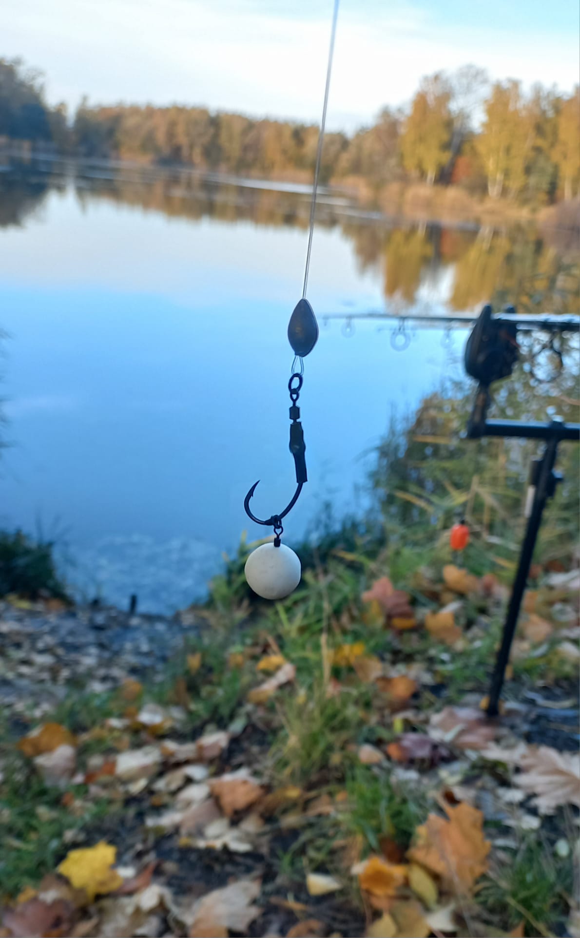 przypon karpiowy ronnie rig-hak Korda Klor nr4 -fluorocarbon Fox 35lb - obrazek 3